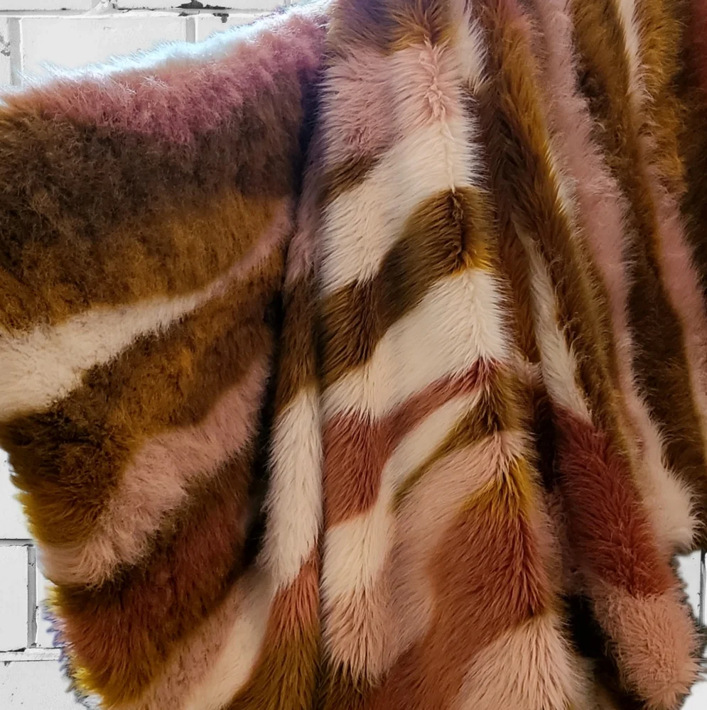 Anthropologie Fauna Faux Fur Throw Blanket 70" × 60" - Picture 4 of 7